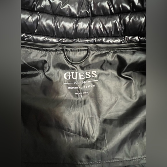 GUESS Men's - Picture 9 of 11